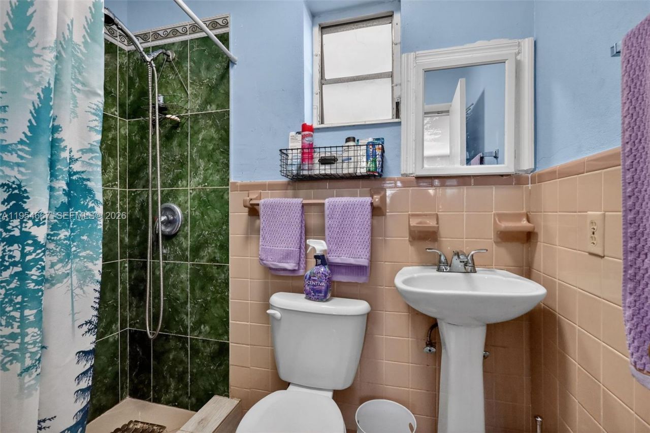 10340 NW 32nd Pl, Miami, FL 33147 Photo