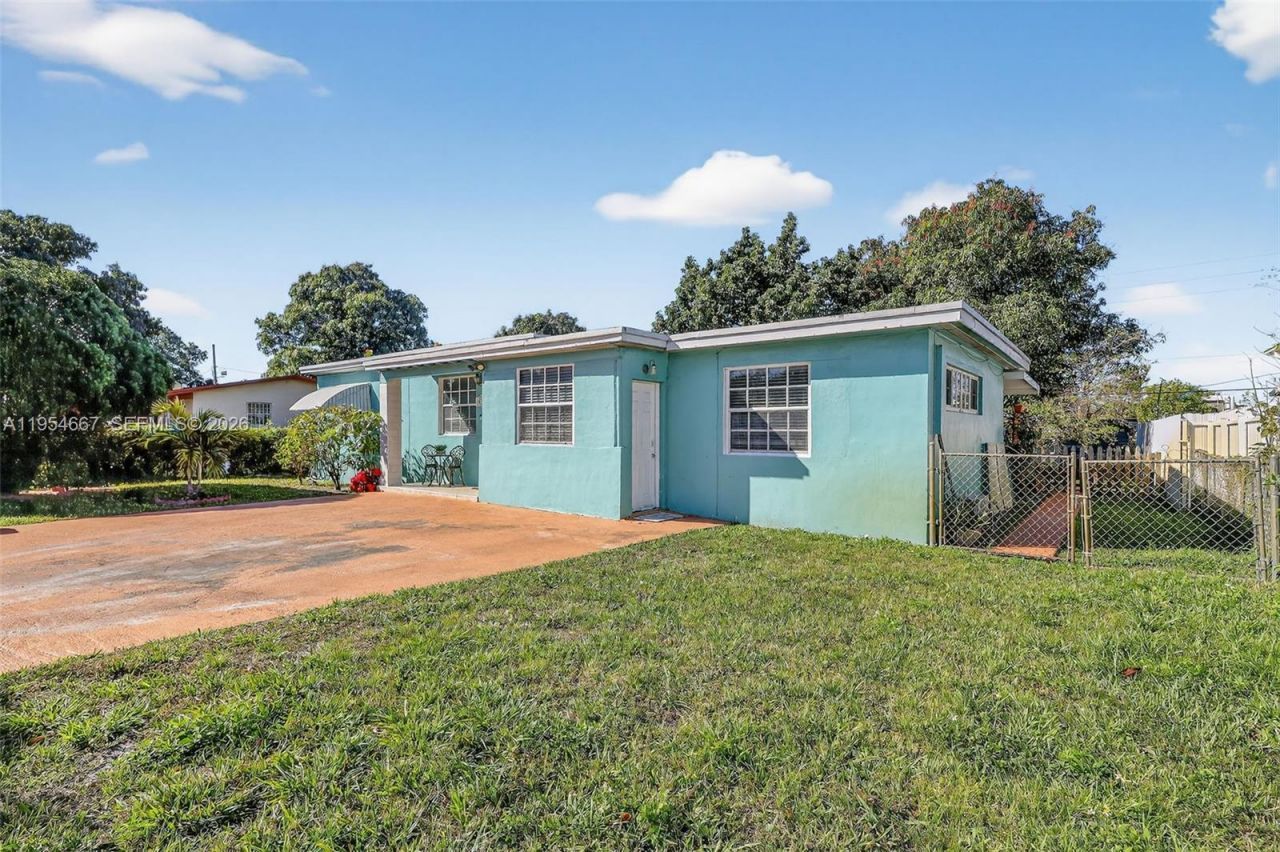 10340 NW 32nd Pl, Miami, FL 33147 Photo