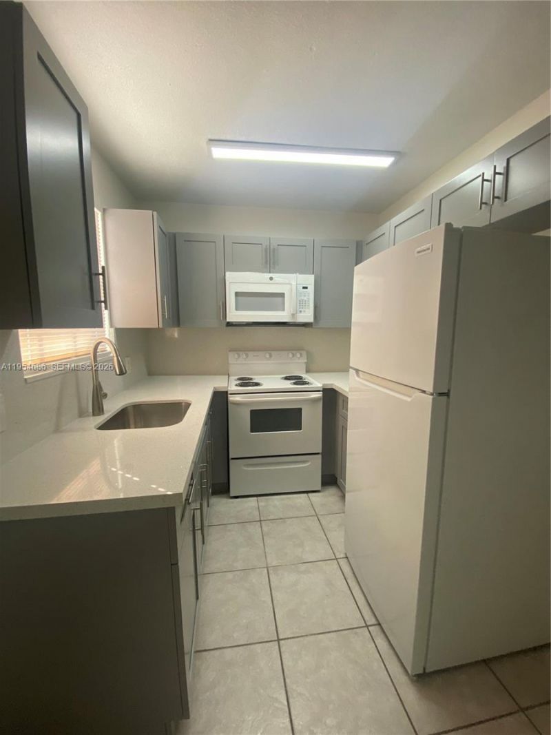 11350 SW 3rd St, Unit A, Sweetwater, FL 33174 Photo