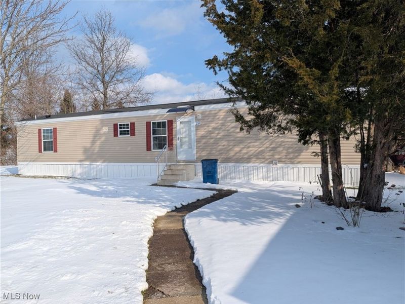 235 Chaucer, Elyria, OH 44035 Photo 1