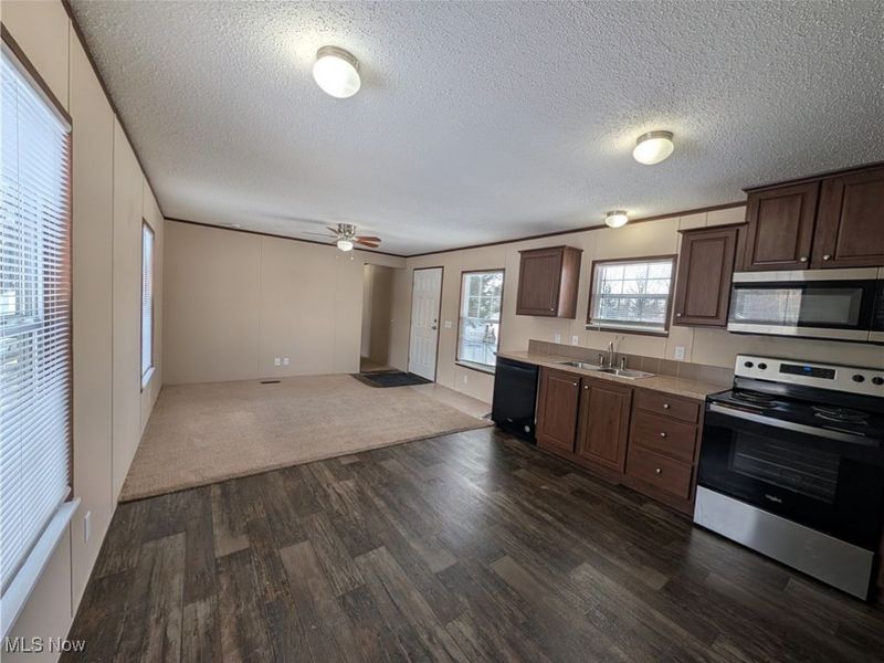 235 Chaucer, Elyria, OH 44035 Photo 2