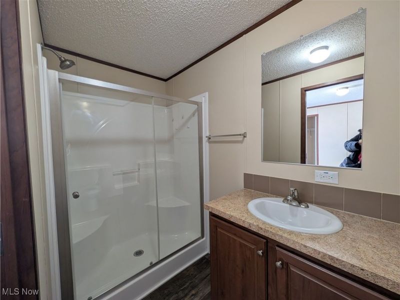 235 Chaucer, Elyria, OH 44035 Photo 5