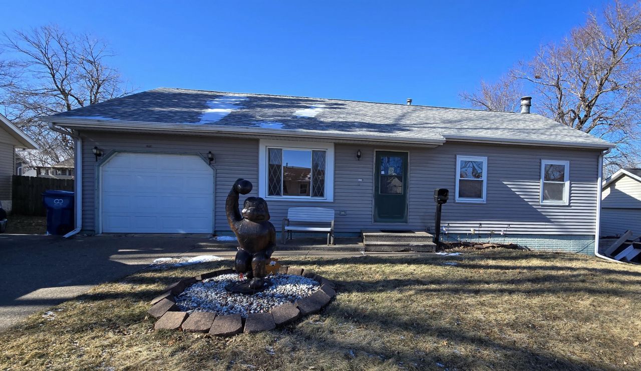 2716 N Concord St, Davenport, IA 52804 Main Photo