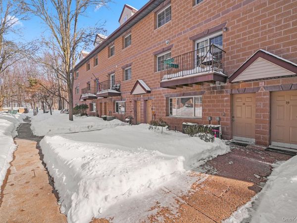 29 Klint Court , Nanuet, NY 10954