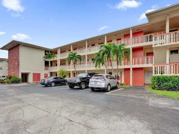 4731 NW 10 Court, Unit 212, Plantation, FL 33313