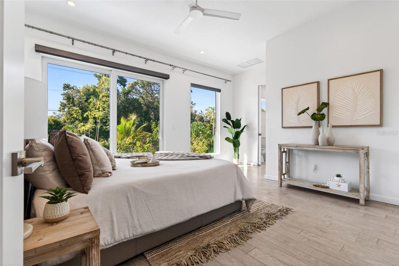 405 Edwards Drive, Sarasota, FL 34243 Photo