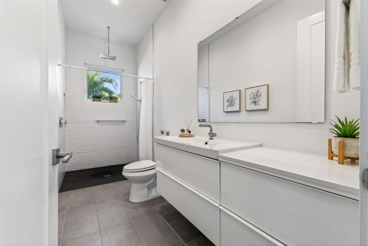 405 Edwards Drive, Sarasota, FL 34243 Photo