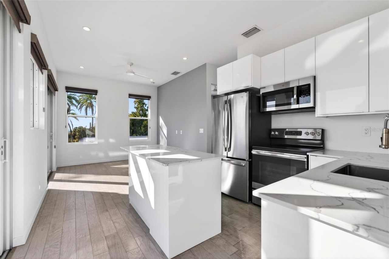 405 Edwards Drive, Sarasota, FL 34243 Photo