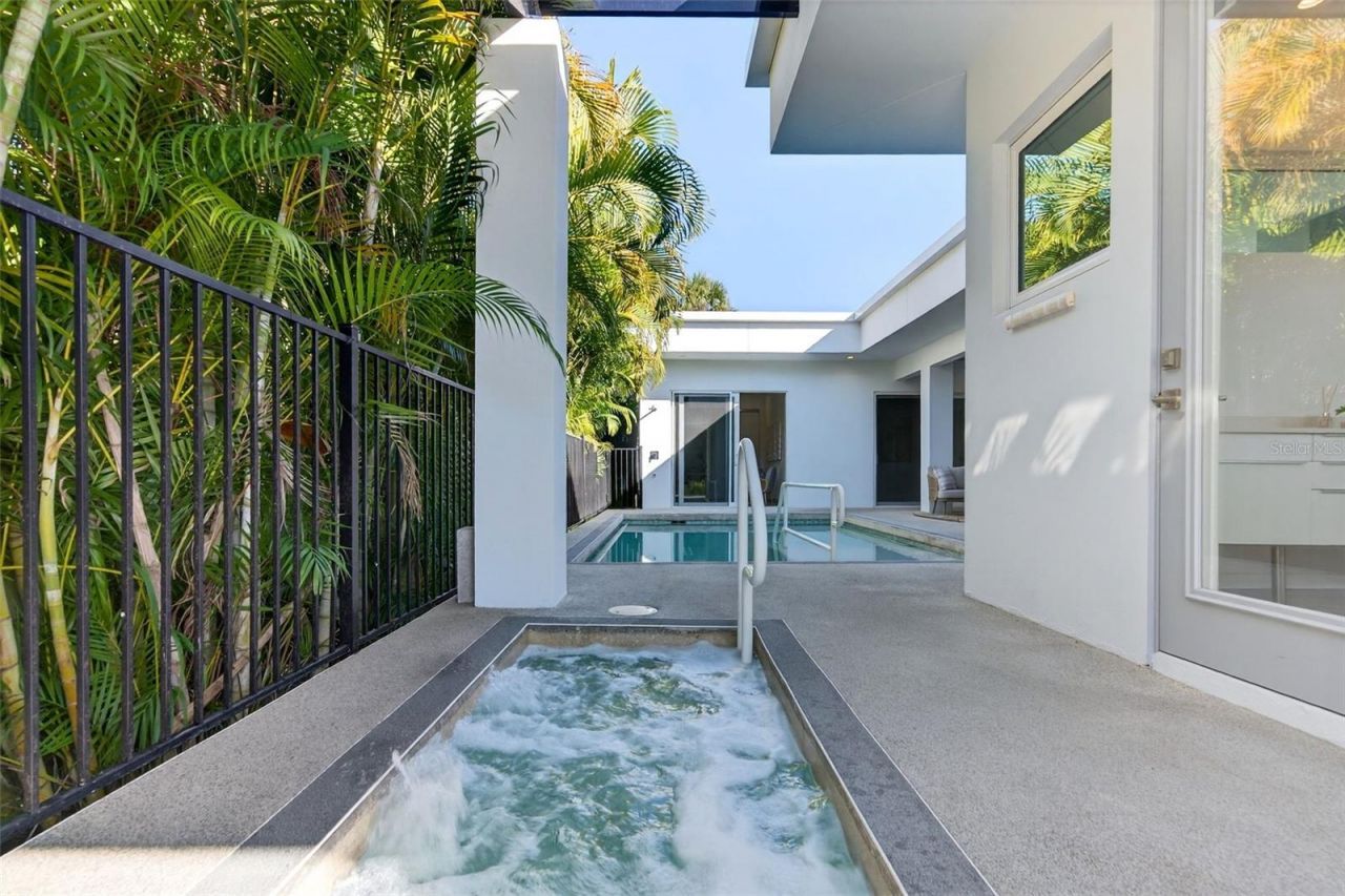 405 Edwards Drive, Sarasota, FL 34243 Photo