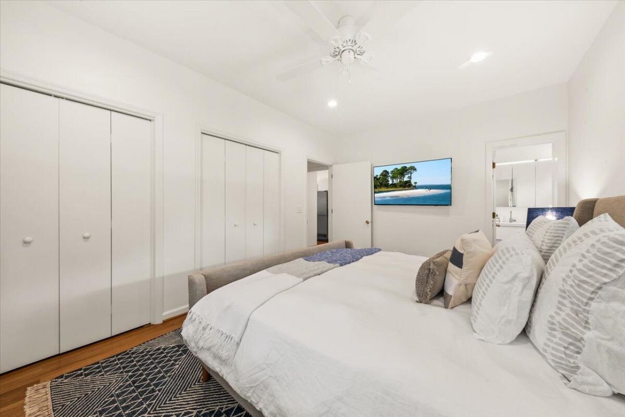 2668-a Ion Avenue Photo 21