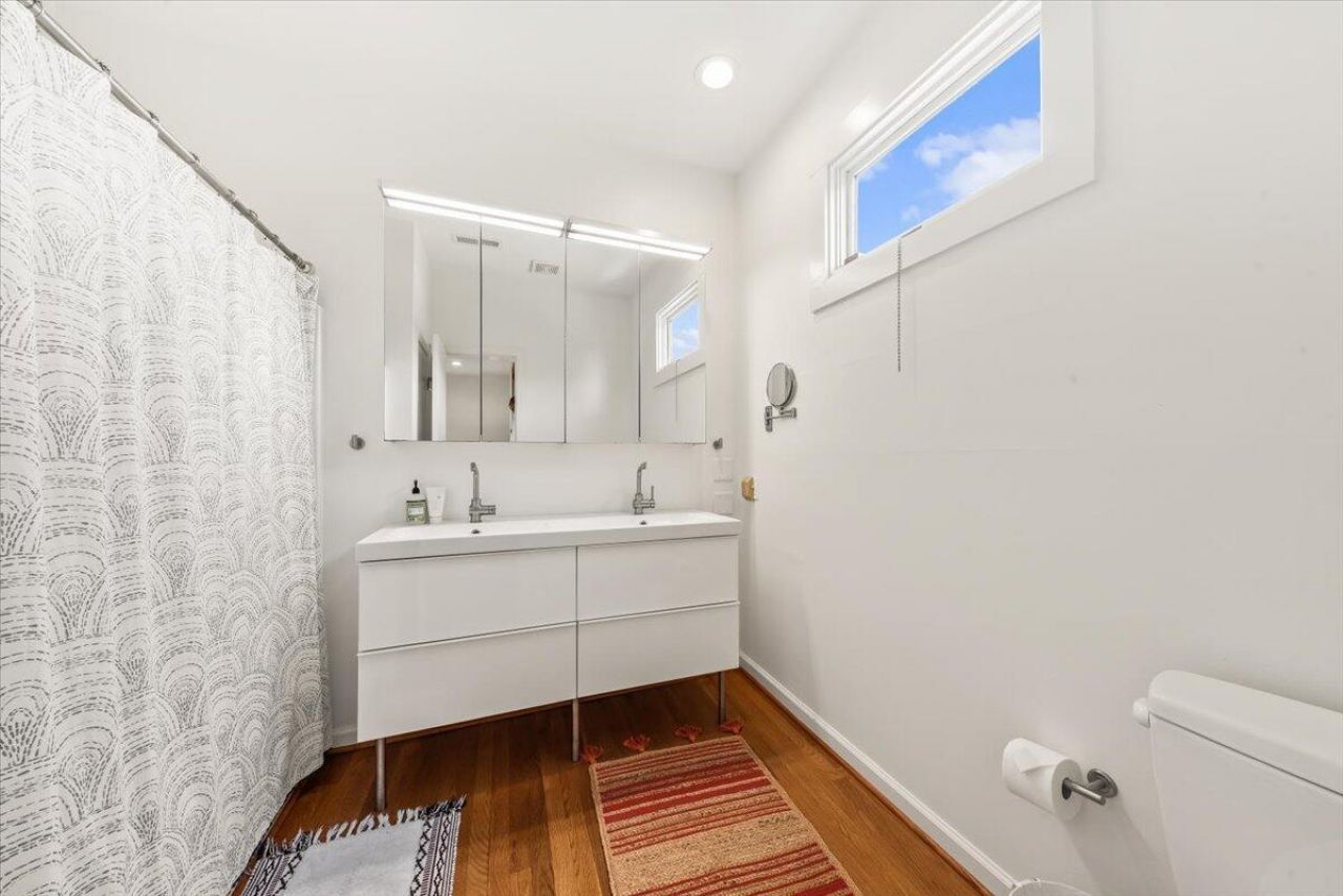 2668-a Ion Avenue Photo 23