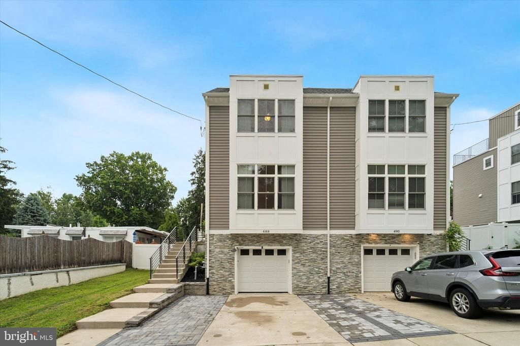 488 Evergreen Avenue, Philadelphia, PA 19128 Main Photo