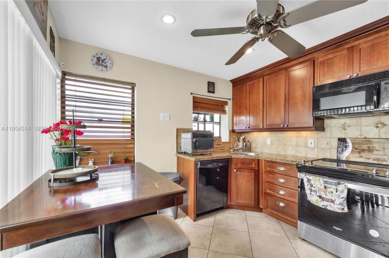 9141 SW 22nd St, Boca Raton, FL 33428 Photo