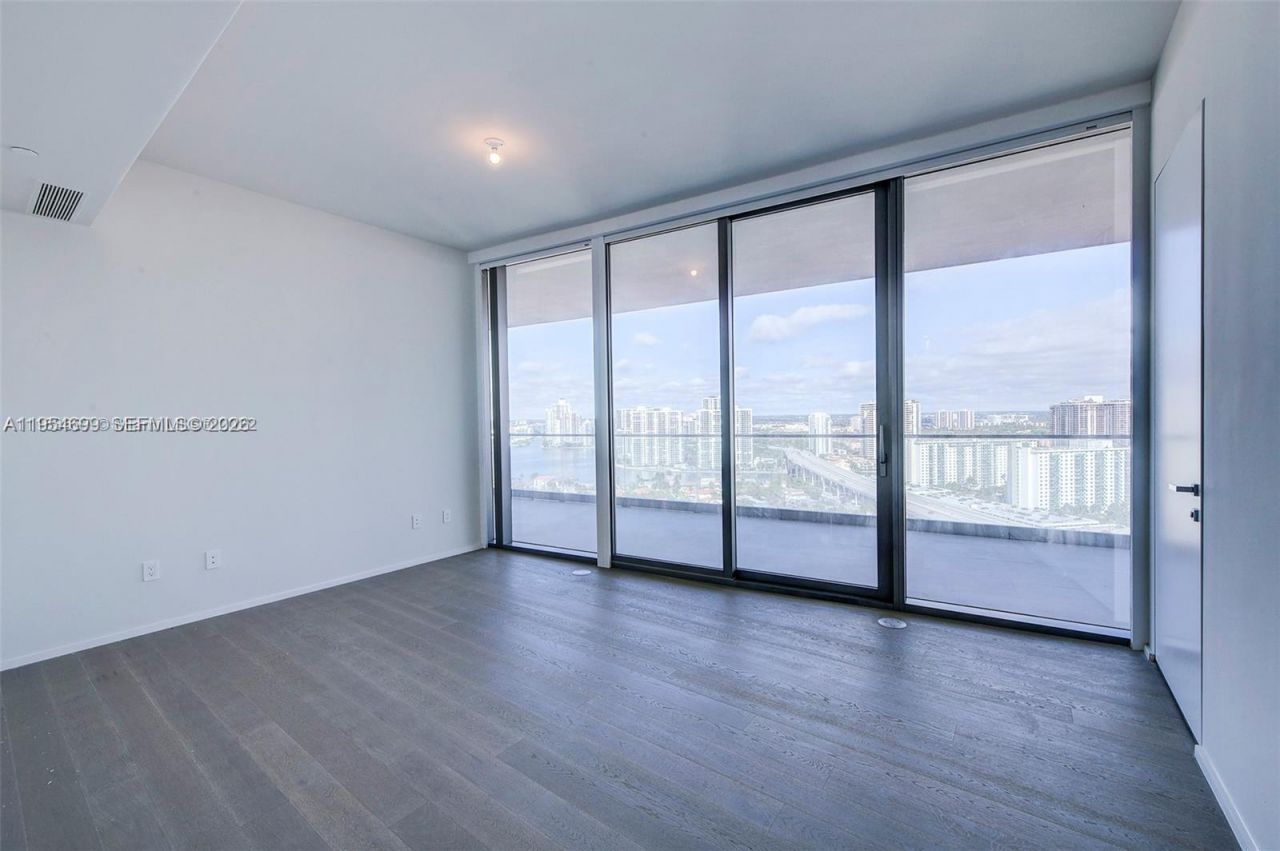 18975 Collins Ave, Unit 2205, Sunny Isles Beach, FL 33160 Photo