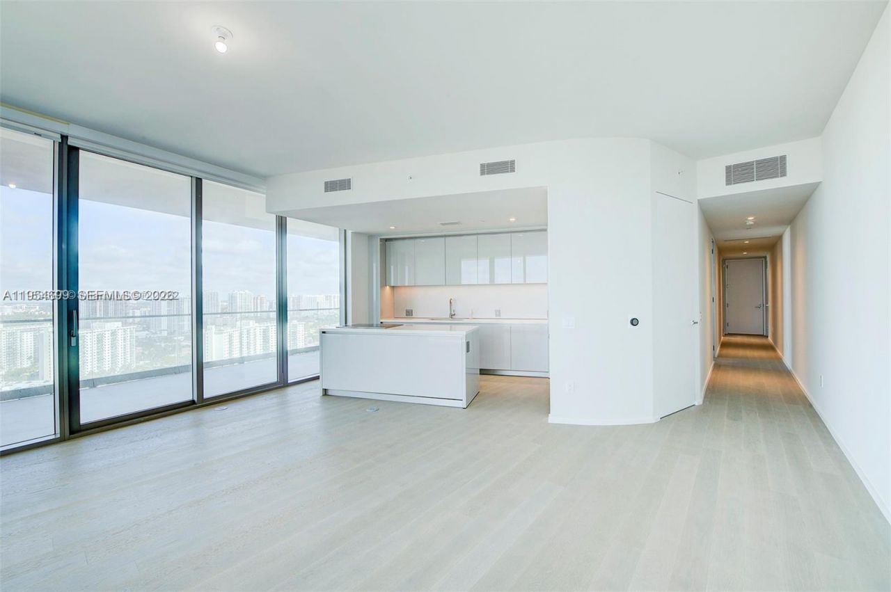 18975 Collins Ave, Unit 2205, Sunny Isles Beach, FL 33160 Photo