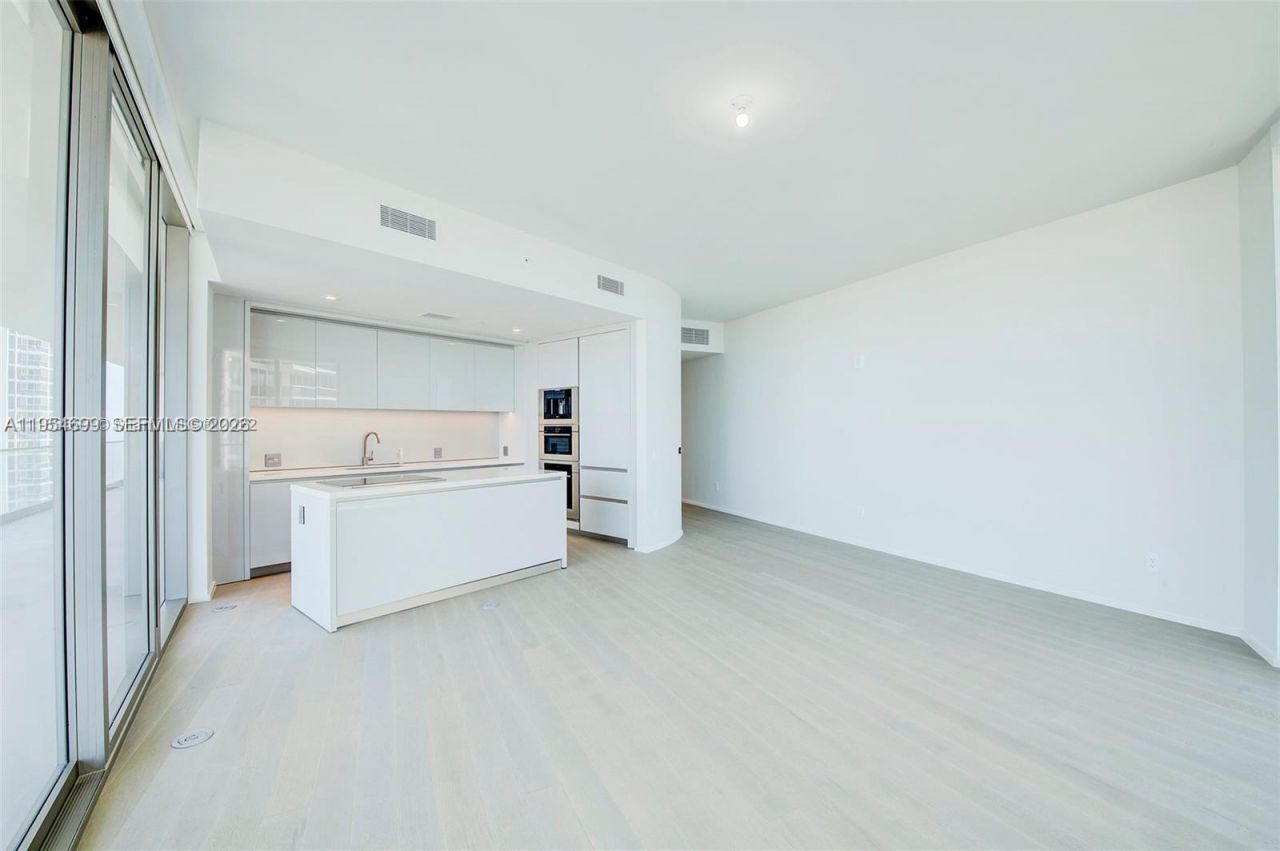 18975 Collins Ave, Unit 2205, Sunny Isles Beach, FL 33160 Photo
