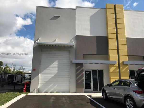 10889 NW 17th St, Unit 154, Sweetwater, FL 33172