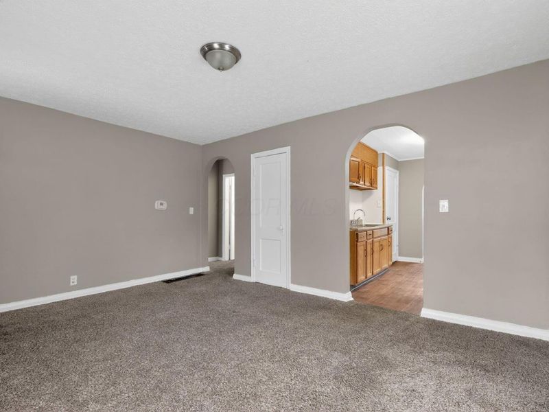 911 Clarendon Avenue, Columbus, OH 43223 Photo 11