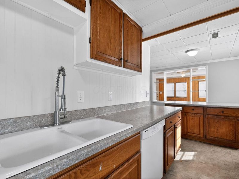 381 Pasadena Avenue, Columbus, OH 43228 Photo 18