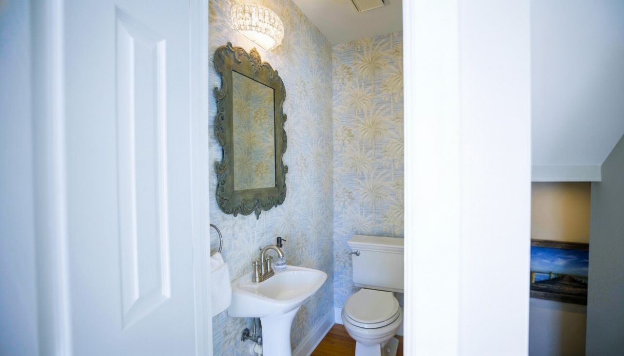 156 Tradd Street Photo 17