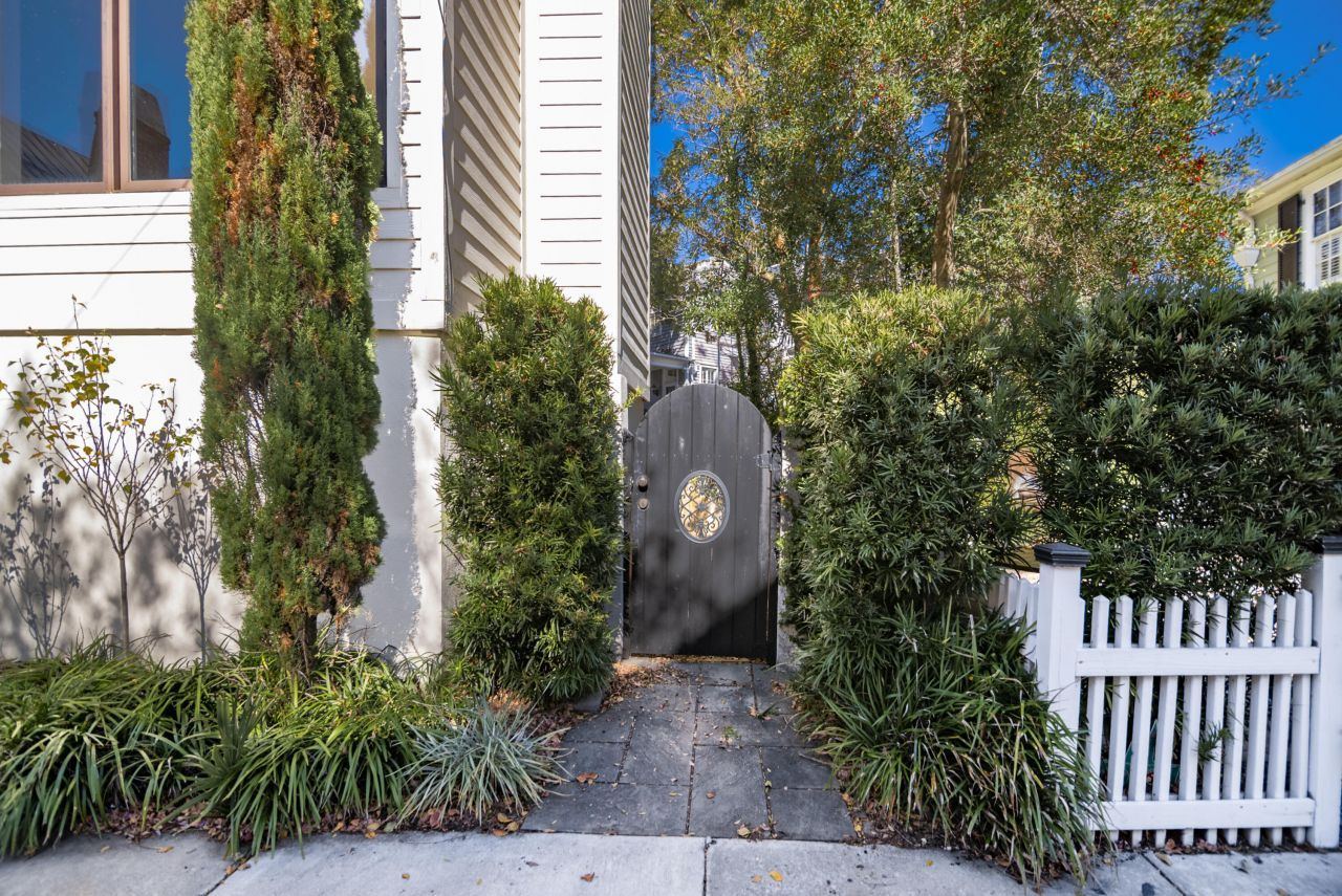 156 Tradd Street Photo 52