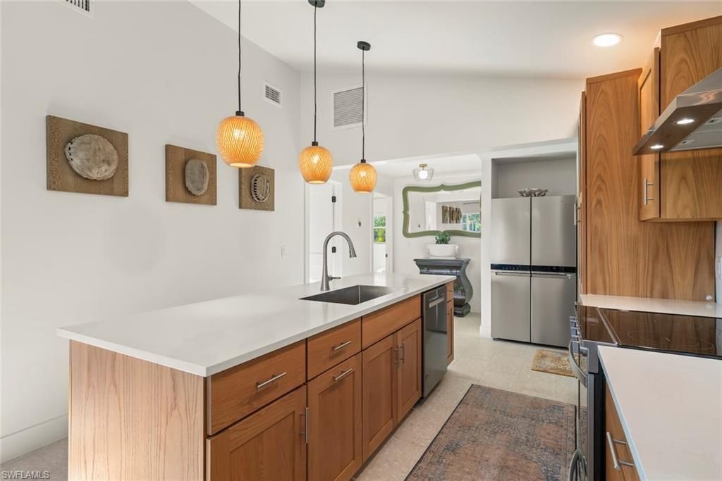 3009 Singing Wind Dr , Sanibel, FL 33957 Photo