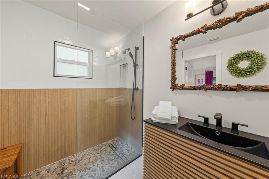 3009 Singing Wind Dr , Sanibel, FL 33957 Photo