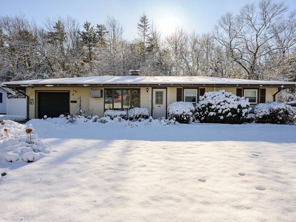 95 Rindone St, Holbrook, MA 02343