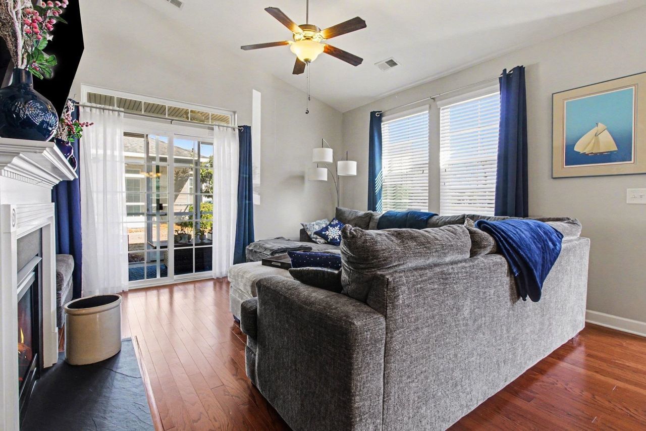 1811 D High St. Photo 11