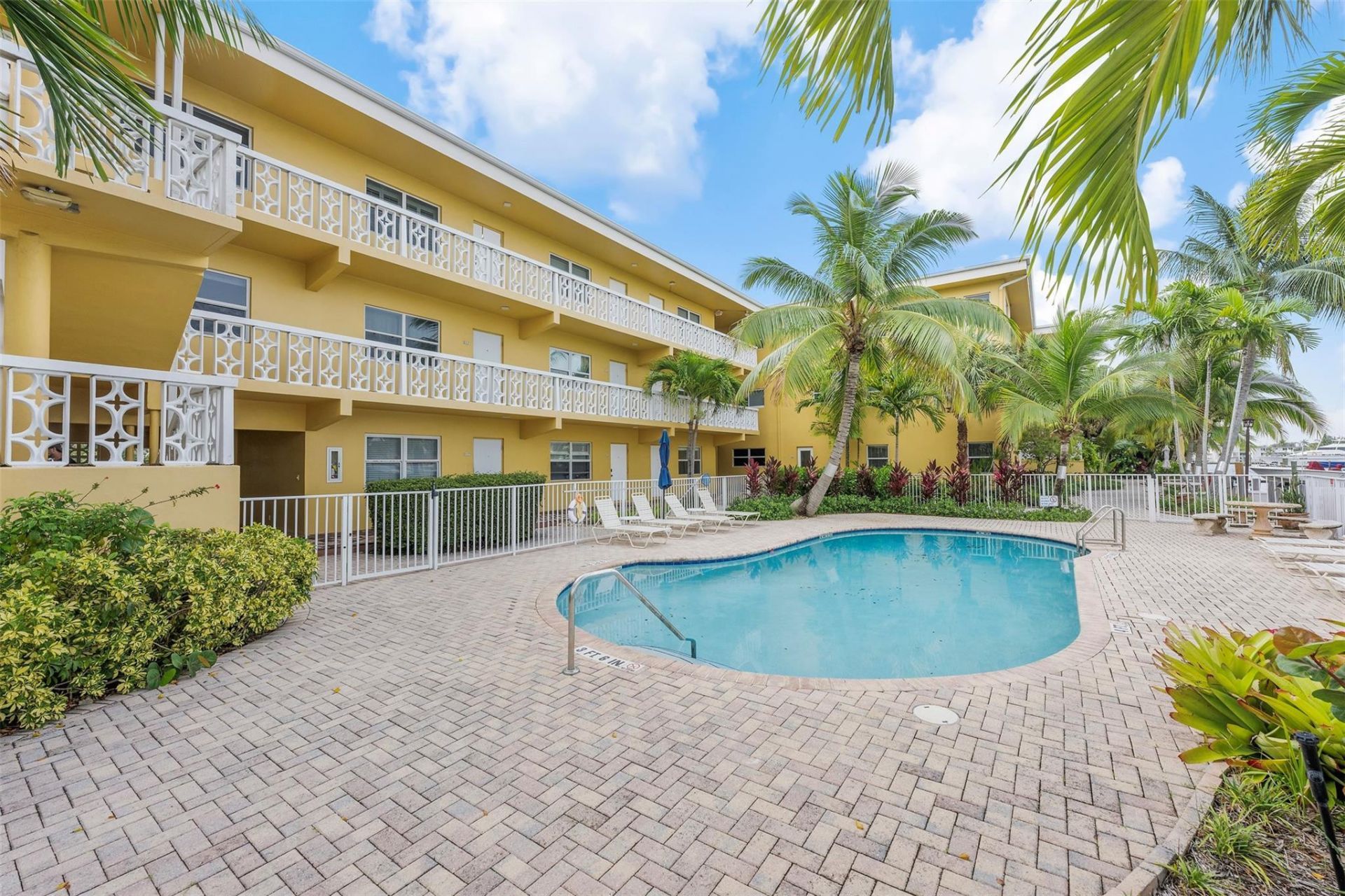 815 Middle River Drive, Unit 115, Fort Lauderdale, FL 33304 Photo