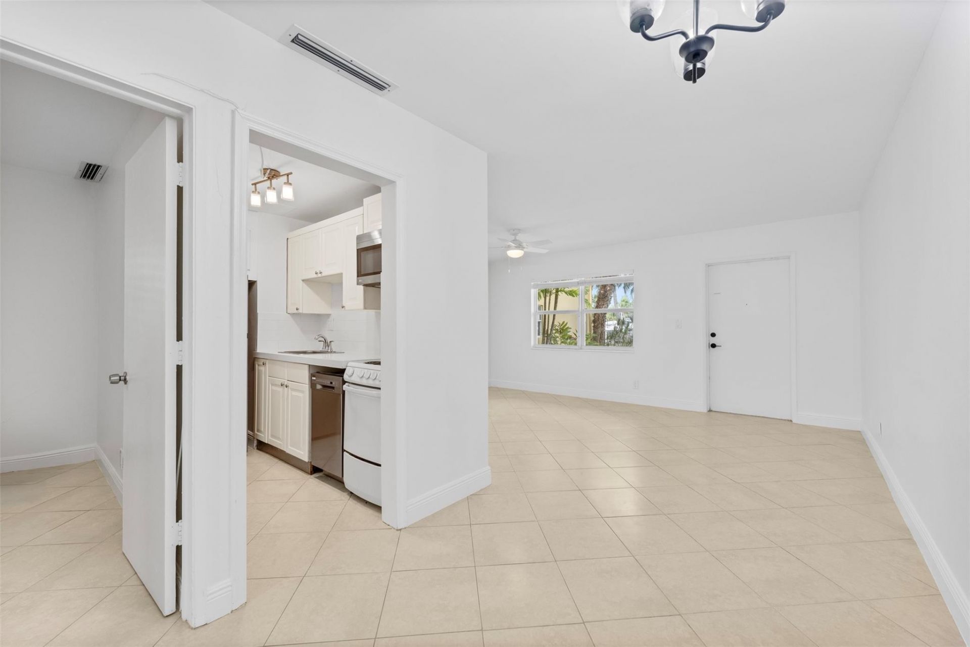 815 Middle River Drive, Unit 115, Fort Lauderdale, FL 33304 Photo