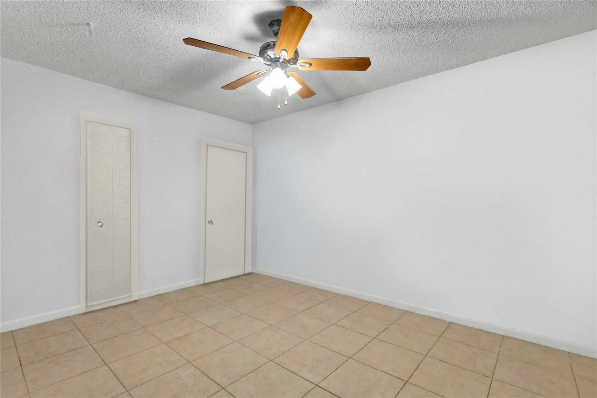 1560 Mckinley Street, Unit 210W, Hollywood, FL 33020 Photo