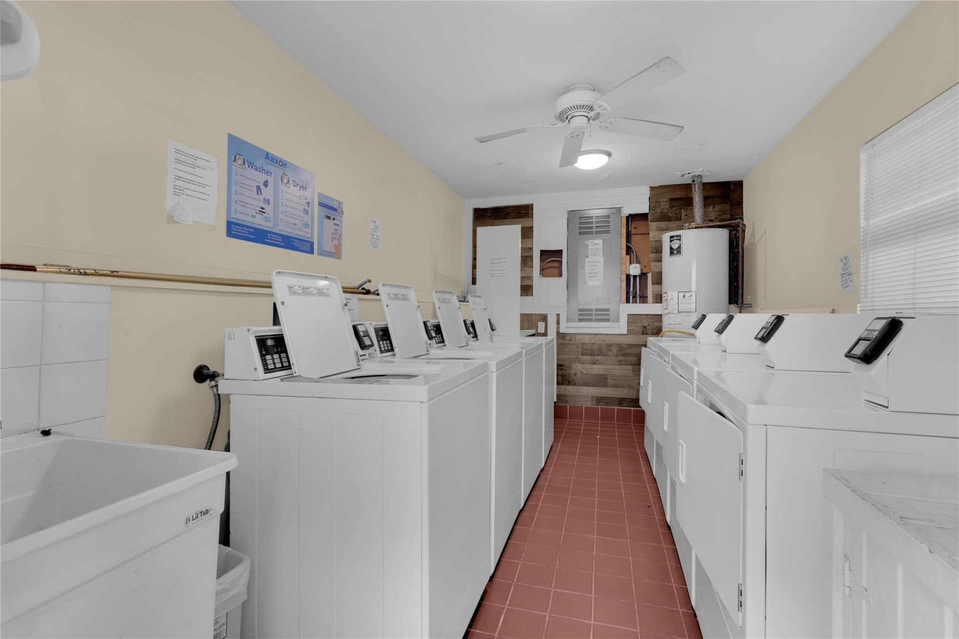 1560 Mckinley Street, Unit 210W, Hollywood, FL 33020 Photo