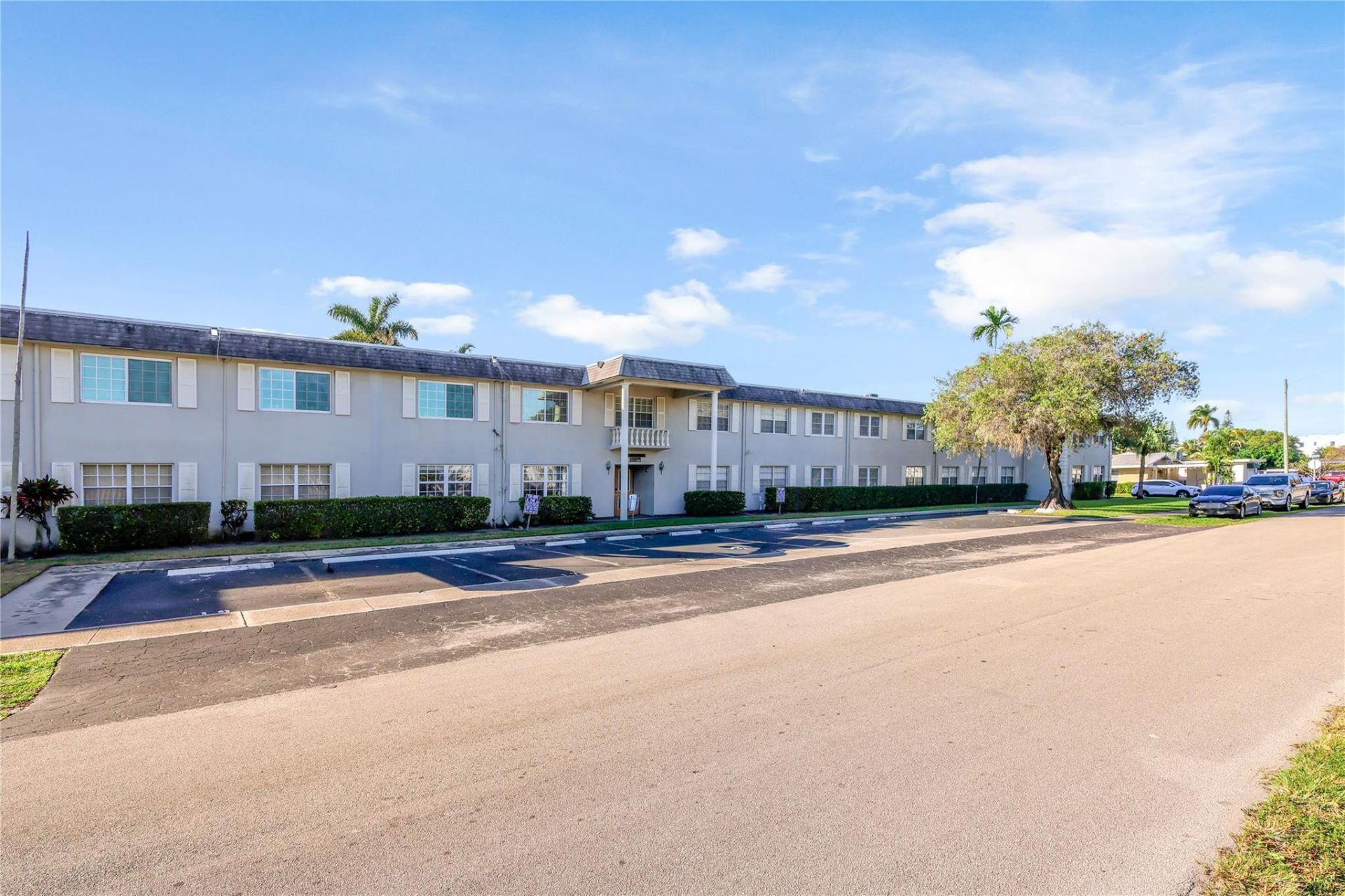 1560 Mckinley Street, Unit 210W, Hollywood, FL 33020 Photo