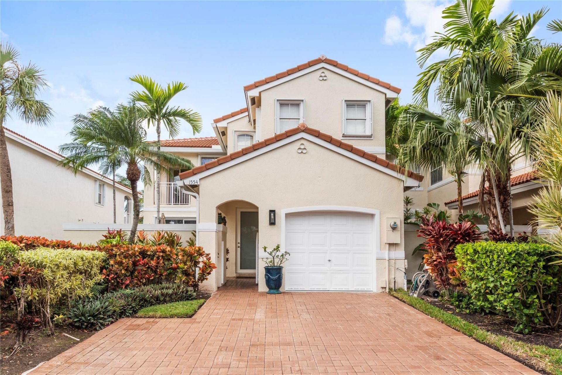 1554 Yellowheart Way, Unit 1554, Hollywood, FL 33019 Photo