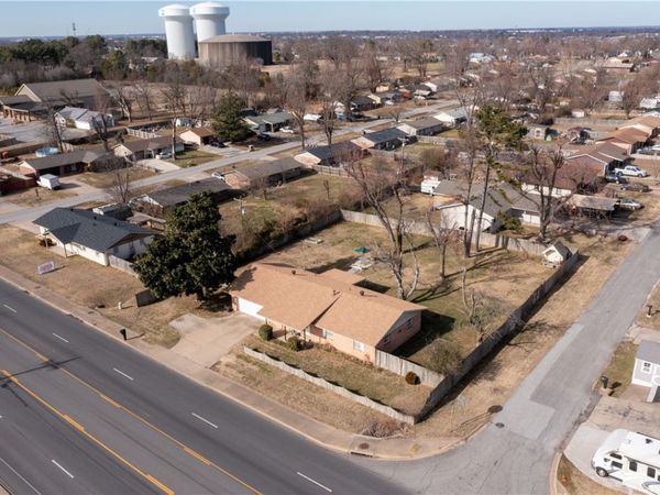 2001 W New Hope Road, Rogers, AR 72758