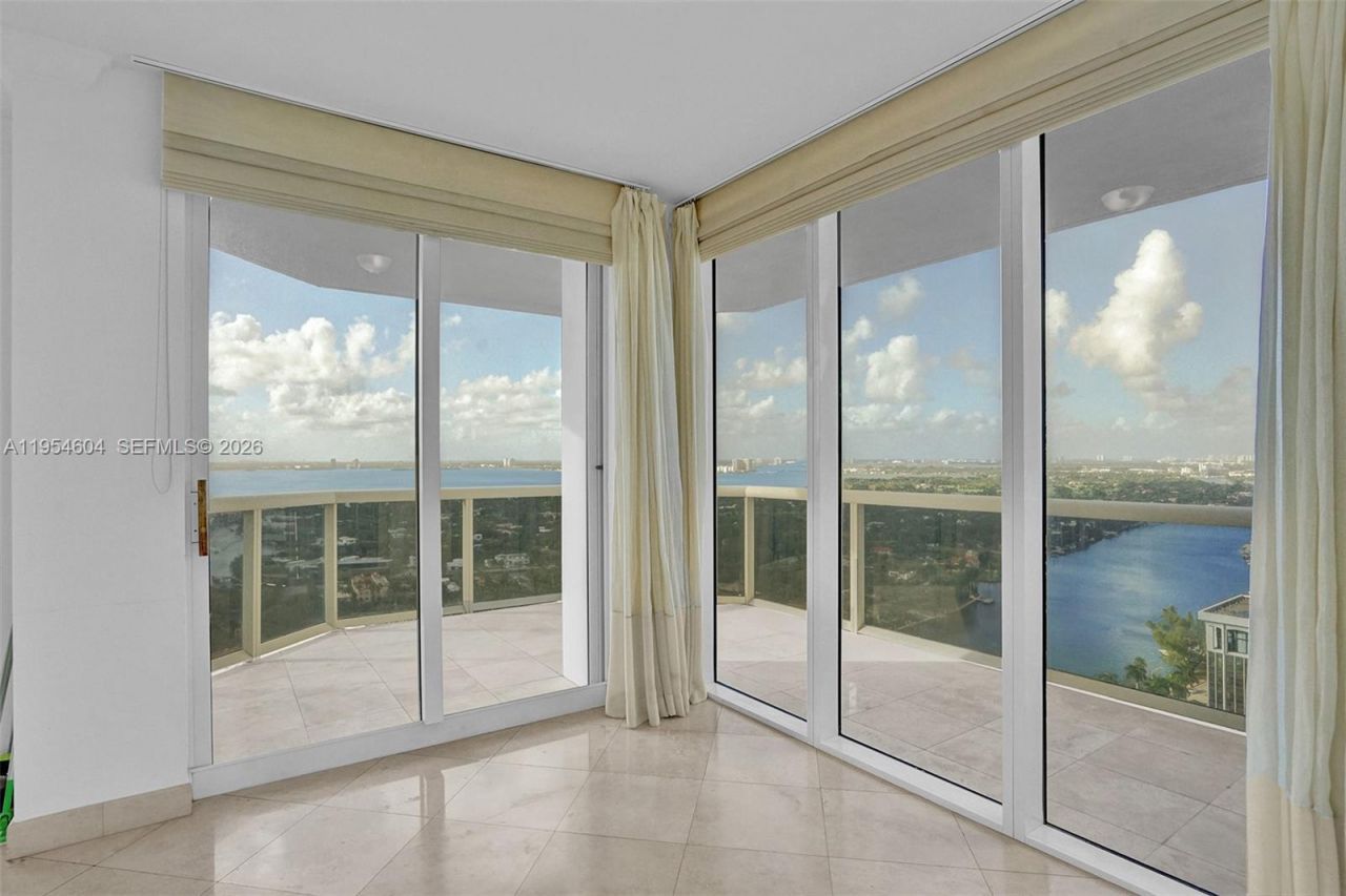 4775 Collins Ave , Unit 3007, Miami Beach, FL 33140 Photo