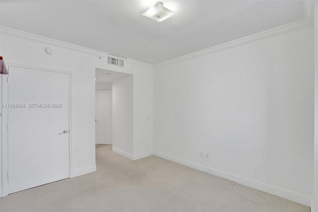 4775 Collins Ave, Unit 3007, Miami Beach, FL 33140 Photo