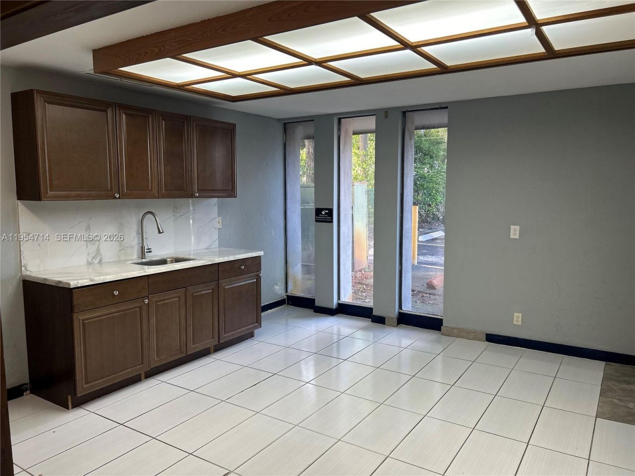 4121 NW 5th St , Unit 100, Plantation, FL 33317 Photo