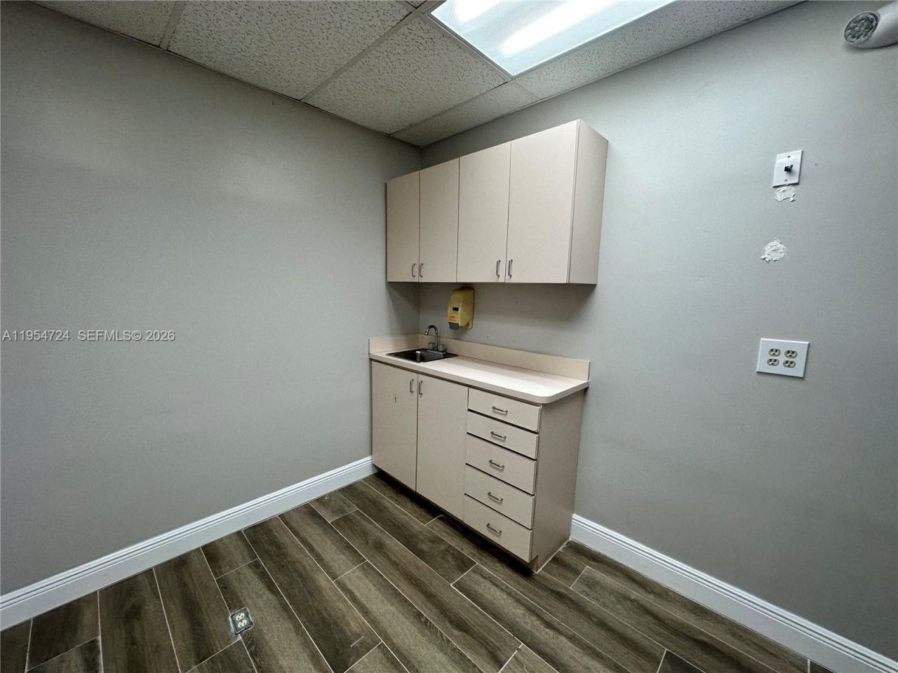 4121 NW 5th St , Unit 102, Plantation, FL 33317 Photo