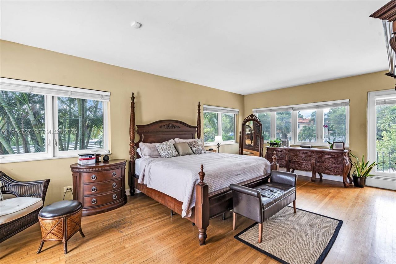 5965 Alton Rd, Miami Beach, FL 33140 Photo