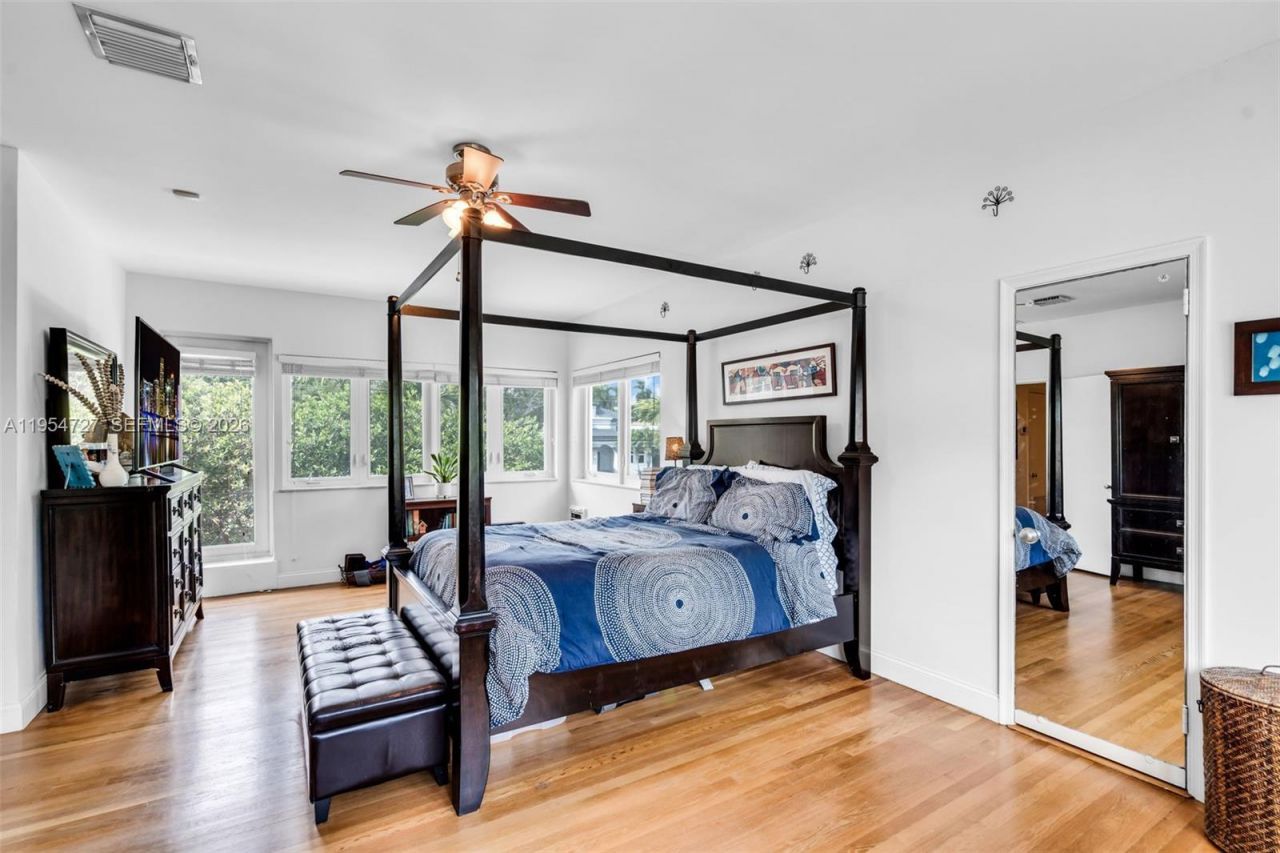 5965 Alton Rd, Miami Beach, FL 33140 Photo