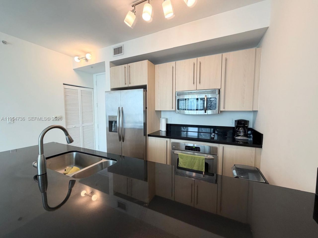 1111 SW 1 Av, Unit 3022-N, Miami, FL 33130 Photo