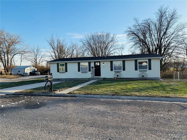 34105 Teakwood Place, Brighton, IL 62012