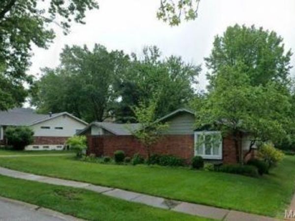 490 Maymont Drive , Ballwin, MO 63011