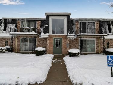 90 Foxberry Drive, Unit A, Getzville, NY 14068