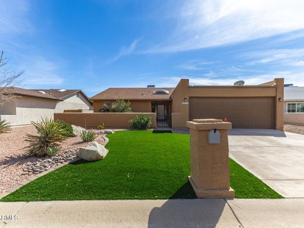 9833 E Watford Way, Sun Lakes, AZ 85248