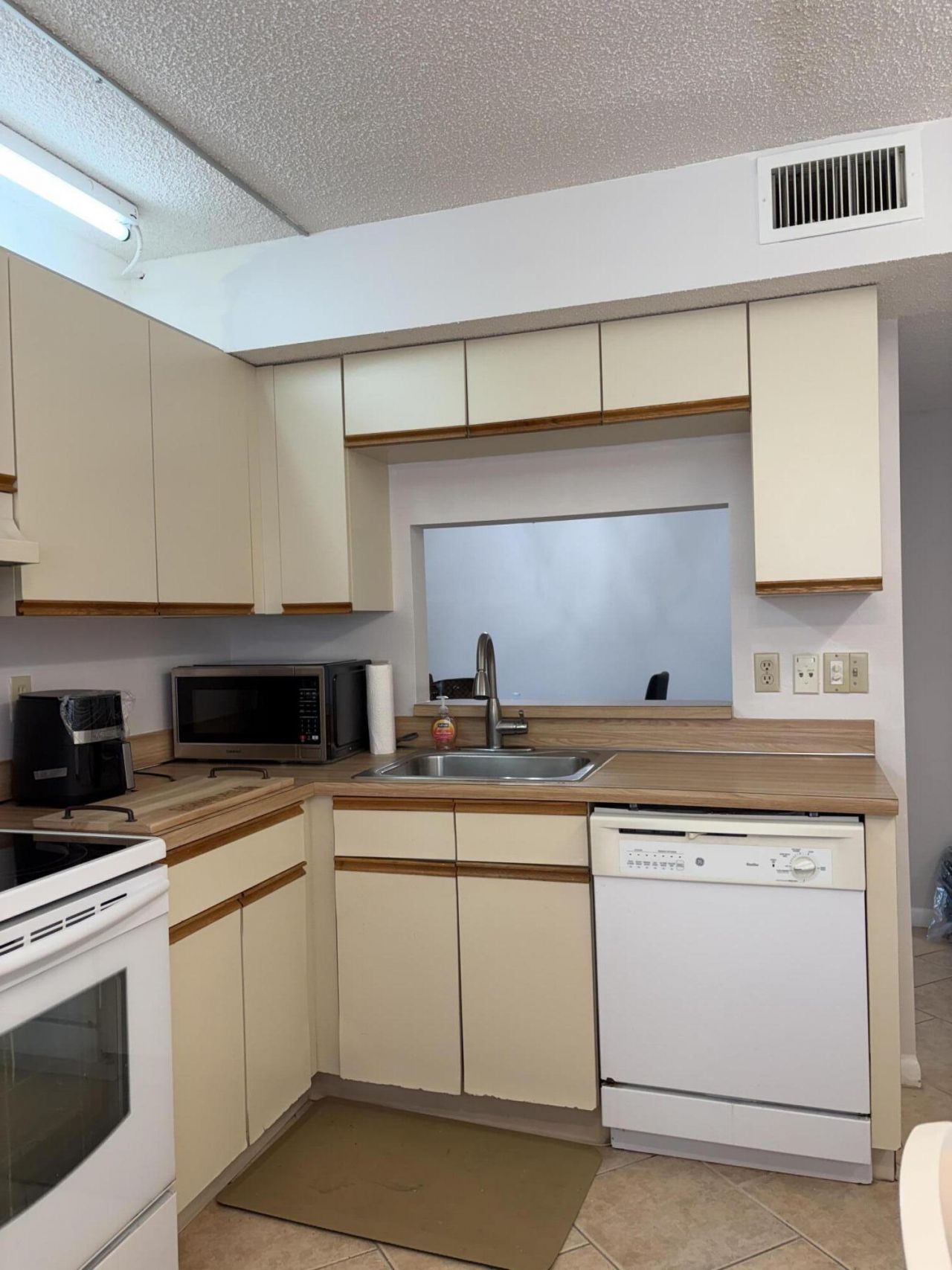 15451 Pembridge Drive, Unit 217, Delray Beach, FL 33484 Photo