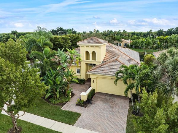 9724 Via Grandezza W, Wellington, FL 33411