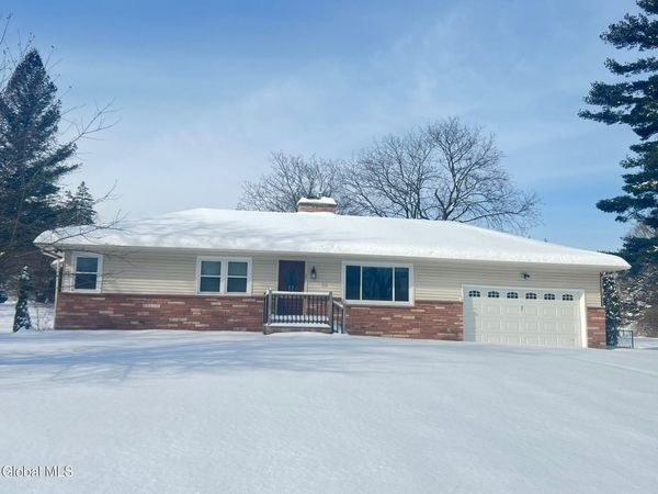 12 Gregory Lane, Loudonville, NY 12211